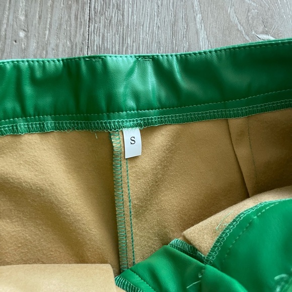 Green pant and blazer set - Picture 5 of 12